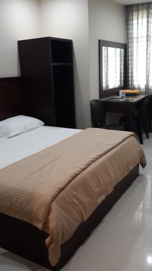 Leon Inn Jodoh Square Batam Luaran gambar